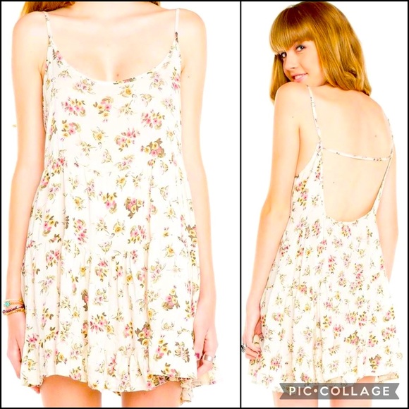 Brandy Melville Cream Floral Rose Print Tiered Ruffle Dress one size fits all - Picture 1 of 13